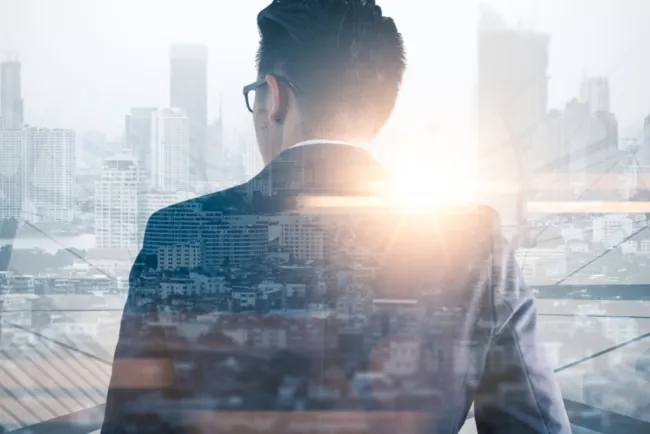 Sự thành công của Người Kín Tiếng và Người Nổi Tiếng: Những Bí Quyết Nằm Sau