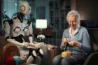Robot không cần giống người để hữu ích: Viện dưỡng lão có thể trở thành thị trường lớn đầu tiên của service robot