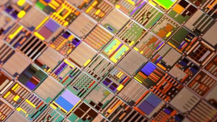 Sau GPU là cuộc đua ánh sáng: Data center AI muốn thay hàng loạt laser bằng một con chip photonic