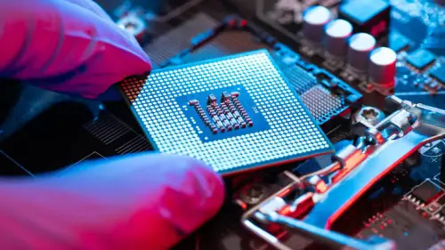 Không phải mọi dữ liệu đều chạy cùng tốc độ: Transistor mới có thể tự điều chỉnh cách nó “nhớ thời gian”